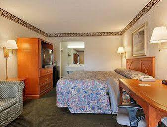 Rodeway Inn Leesburg Chain Of Lakes Εξωτερικό φωτογραφία