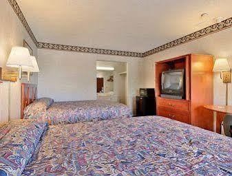Rodeway Inn Leesburg Chain Of Lakes Εξωτερικό φωτογραφία